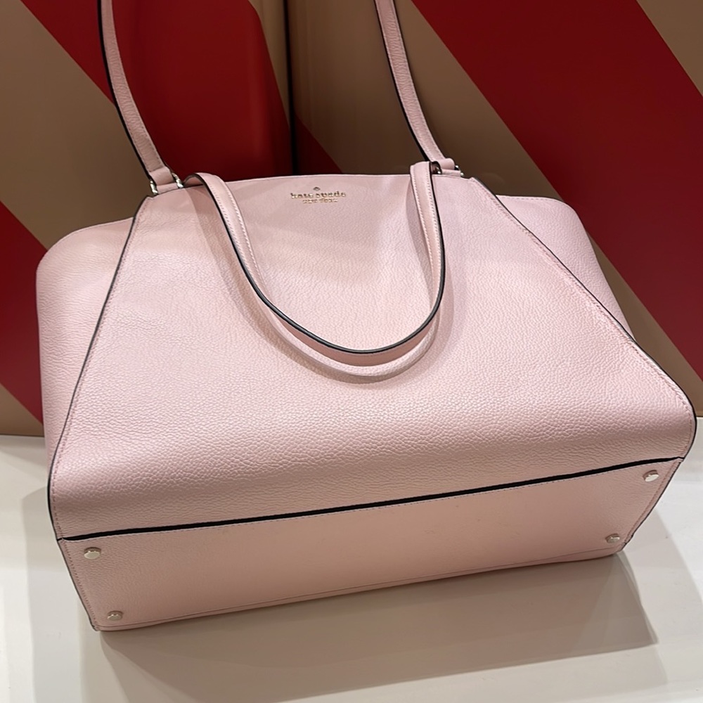 Kate Spade Brim Laptop Tote 

COLOR:
Chalk Pink - Picture 14 of 16